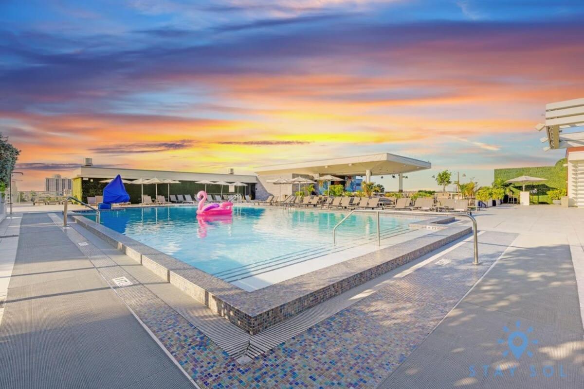 Broad-walk - Pool - Gym & Hot Tub Casa de Férias Hollywood