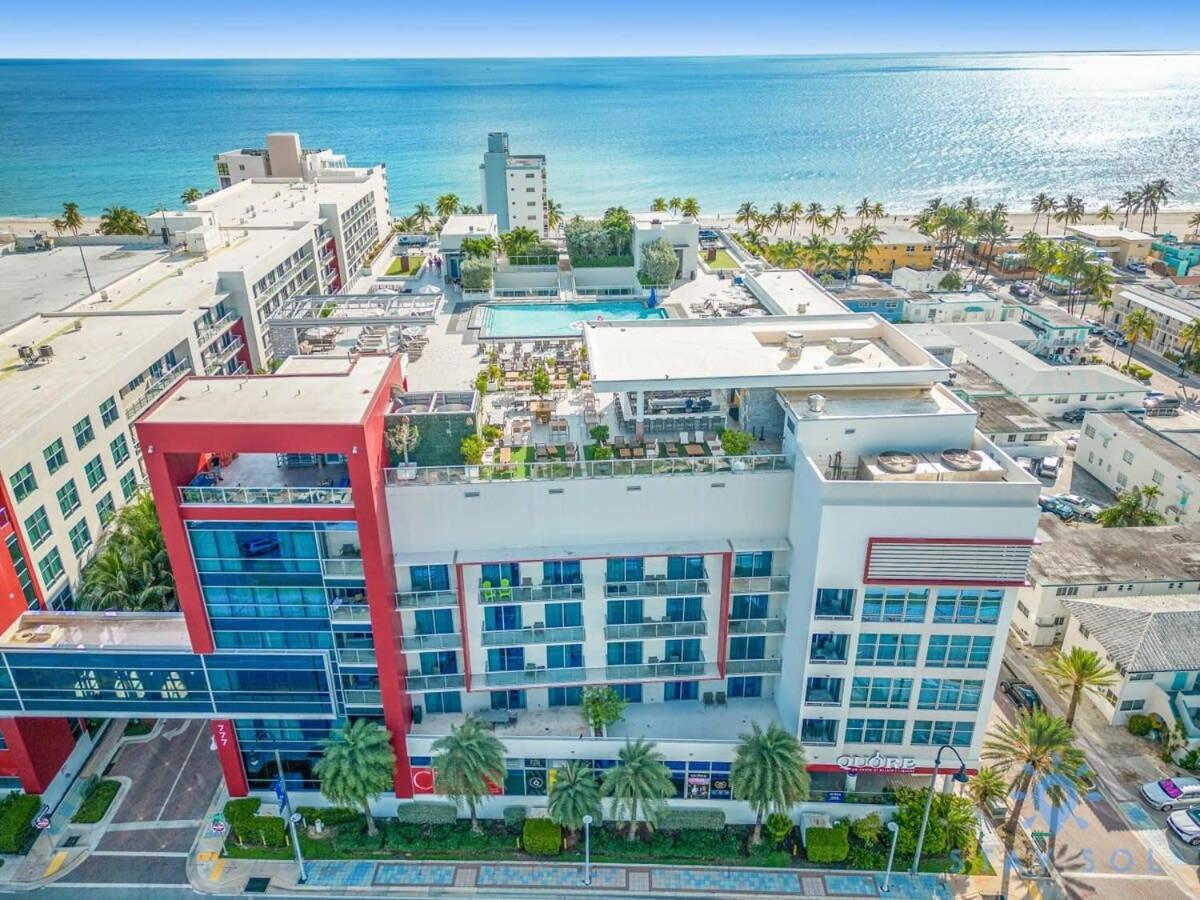 Broad-walk - Pool - Gym & Hot Tub Hébergement de vacances Hollywood