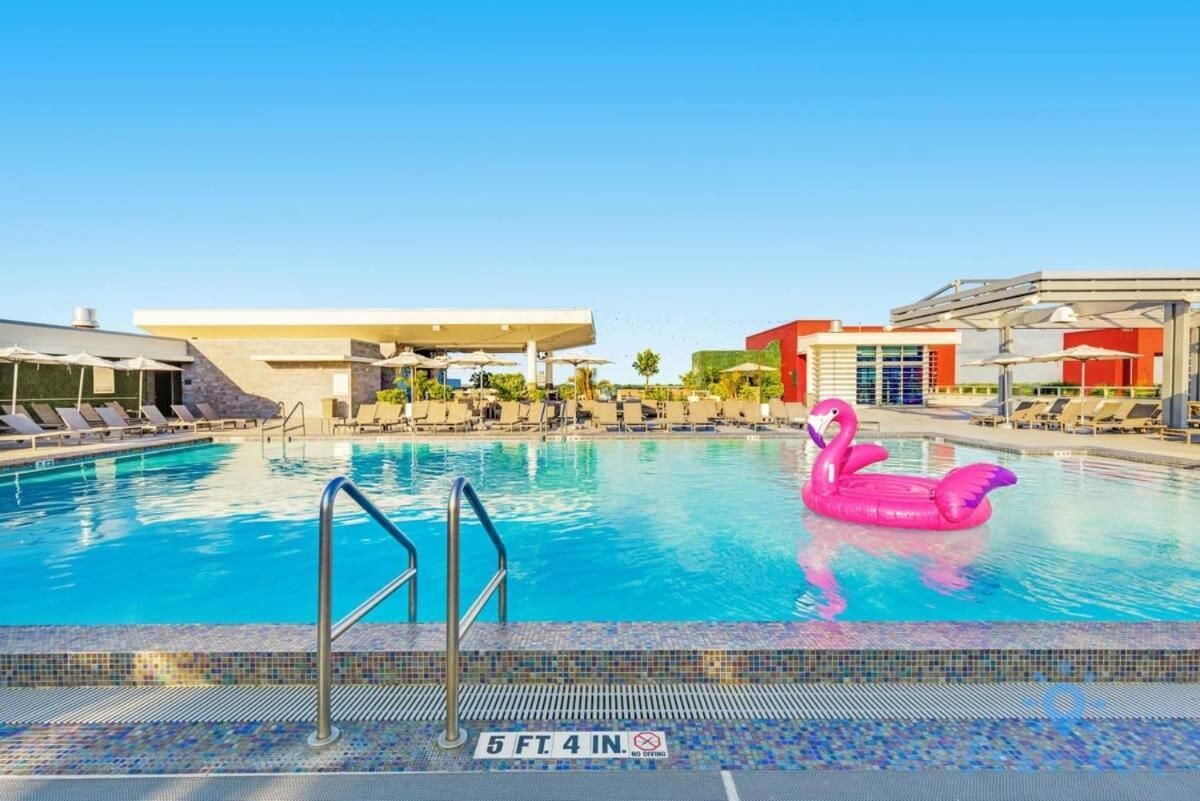 Broad-walk - Pool - Gym & Hot Tub
